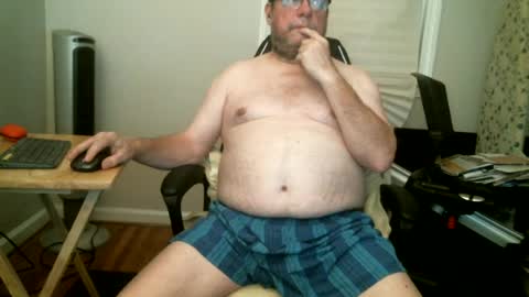 Snapshot of hardmik chatting on 06-26-26, 03:44 Mik online show from 06-26-26, 03:44