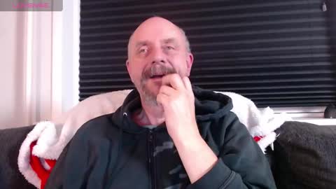 MrLazy online show from 12-22-24, 06:37