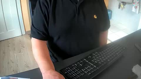 hardy3251 online show from 09-17-25, 02:41