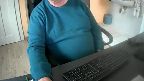 hardy3251 online show from 10-07-25, 02:47