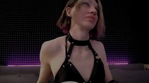 Snapshot of hardy_green chatting on 03-19-26, 02:48 Miss Hardy online show from 03-19-26, 02:48