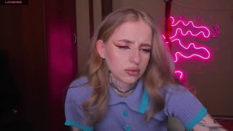 Julia online show from 01-14-25, 04:57