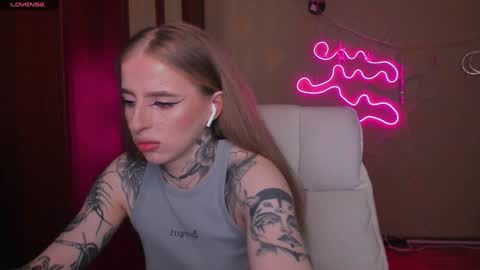 Julia online show from 02-02-25, 05:10