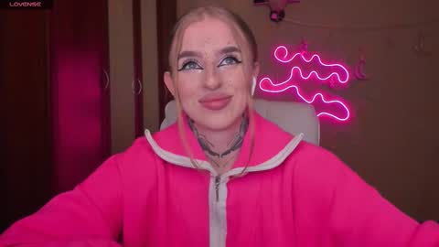 Julia online show from 02-17-25, 05:14