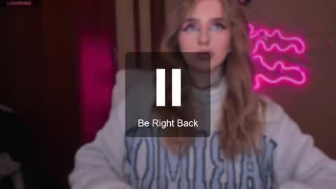 Julia online show from 03-05-25, 05:18