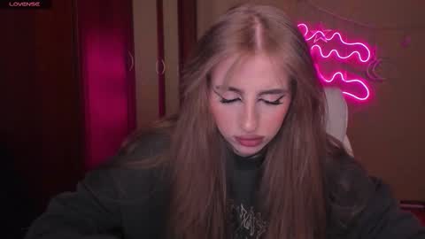 Julia online show from 03-10-25, 05:33