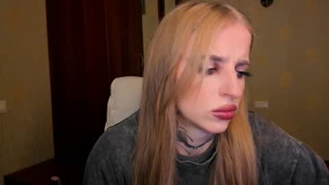 Julia online show from 10-03-25, 05:48