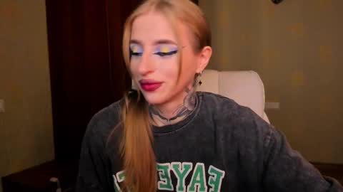 Julia online show from 10-06-25, 05:16