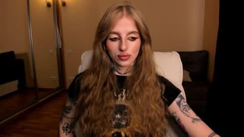 Julia online show from 05-07-26, 05:35