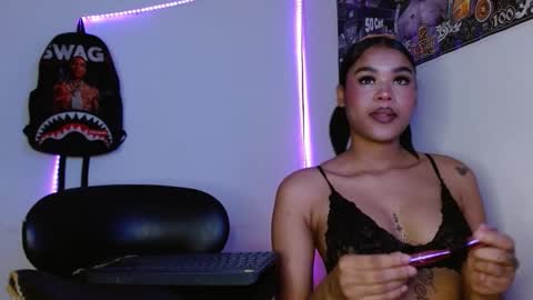 Snapshot of harley_quinnn111 chatting on 03-20-26, 01:32 harley_quinnn111 online show from 03-20-26, 01:32