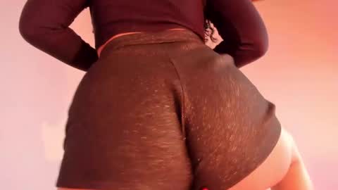 Snapshot of harley_red chatting on 12-28-24, 05:23 Annie online show from 12-28-24, 05:23