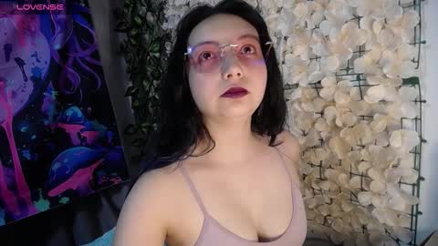 Snapshot of harmonys_couple_ chatting on 03-17-26, 03:33 Harmonys World online show from 03-17-26, 03:33