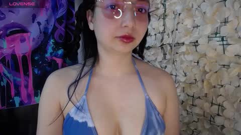 Snapshot of harmonys_couple_ chatting on 03-18-26, 06:33 Harmonys World online show from 03-18-26, 06:33