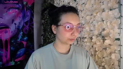 Snapshot of harmonys_couple_ chatting on 03-19-26, 04:55 Harmonys World online show from 03-19-26, 04:55