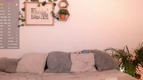 Snapshot of harmonyy01 chatting on 12-07-24, 06:54 Harmony Please help me to reach 100 thumbs up online show from 12-07-24, 06:54