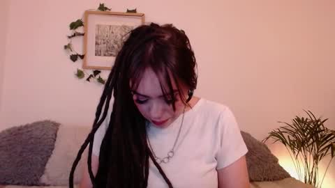 Snapshot of harmonyy01 chatting on 01-29-25, 02:51 Harmony Please help me to reach 100 thumbs up online show from 01-29-25, 02:51