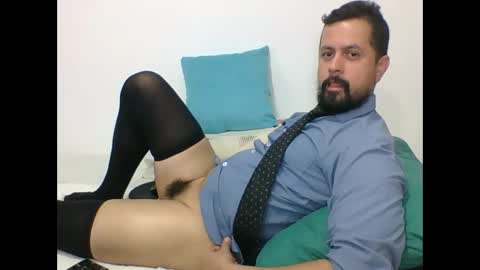 Snapshot of harry_goldenmillerx10fun chatting on 01-20-25, 10:48 Harry online show from 01-20-25, 10:48