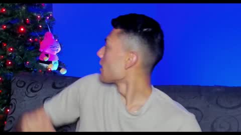 Snapshot of harrydavidsonx chatting on 12-31-24, 04:25 ... online show from 12-31-24, 04:25