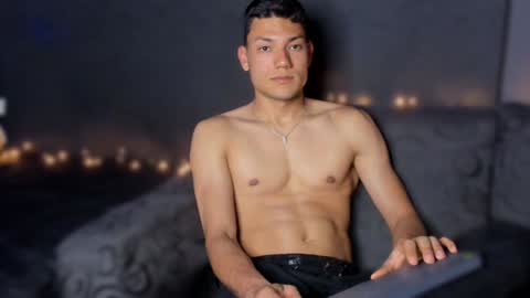 Snapshot of harrydavidsonx chatting on 02-04-25, 09:31 ... online show from 02-04-25, 09:31