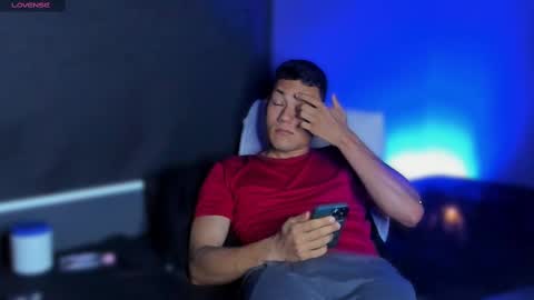 Snapshot of harrydavidsonx chatting on 02-18-25, 04:59 ... online show from 02-18-25, 04:59