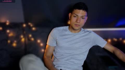 Snapshot of harrydavidsonx chatting on 02-26-25, 12:47 ... online show from 02-26-25, 12:47