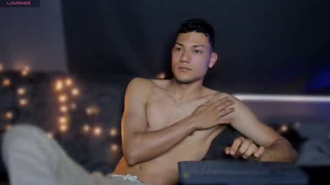 Snapshot of harrydavidsonx chatting on 02-27-25, 04:53 ... online show from 02-27-25, 04:53