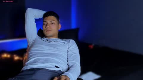 Snapshot of harrydavidsonx chatting on 03-06-25, 08:37 ... online show from 03-06-25, 08:37