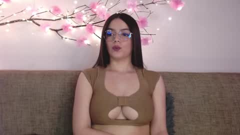 Snapshot of haru_blossom chatting on 01-30-25, 05:28 online show from 01-30-25, 05:28