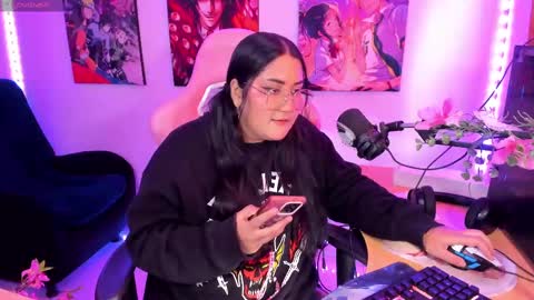 Snapshot of haruu2 chatting on 02-22-25, 05:24 karen online show from 02-22-25, 05:24