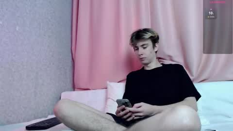 Snapshot of harvey_foster chatting on 12-01-25, 10:20 harvey_foster online show from 12-01-25, 10:20