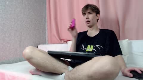 Snapshot of harvey_foster chatting on 01-06-26, 09:46 harvey_foster online show from 01-06-26, 09:46