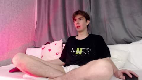 Snapshot of harvey_foster chatting on 01-12-26, 02:11 harvey_foster online show from 01-12-26, 02:11