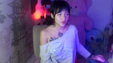 Im Emily and I could be the love of your life    online show from 09-16-25, 02:01