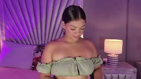Snapshot of hatsajones chatting on 06-19-26, 04:39 hatsajones online show from 06-19-26, 04:39