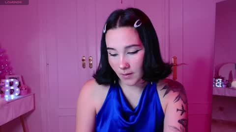 petunia  online show from 01-06-25, 07:42