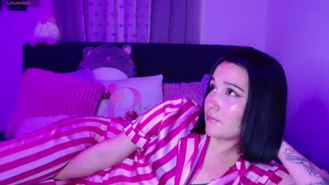 petunia  online show from 01-18-25, 08:19