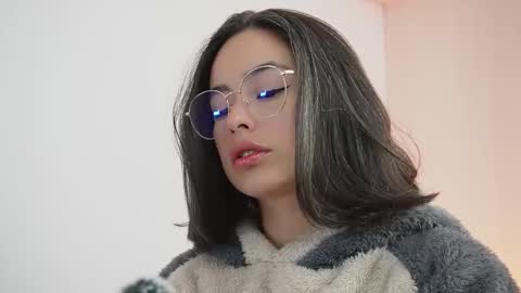 hawaiibliss_18 online show from 02-05-26, 09:30