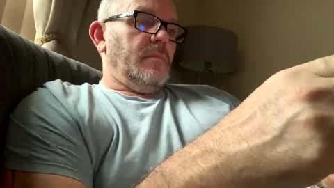 Snapshot of hawks2113 chatting on 02-10-25, 09:36 hawks2113 online show from 02-10-25, 09:36