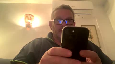 Snapshot of hawks2113 chatting on 02-25-25, 09:35 hawks2113 online show from 02-25-25, 09:35