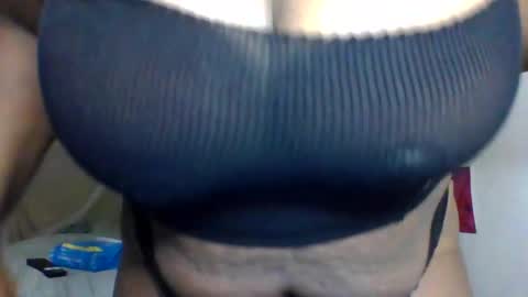 Snapshot of hawtchoc37 chatting on 11-19-25, 08:25 hawtchoc37 online show from 11-19-25, 08:25