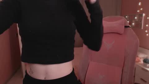 Mia online show from 01-09-26, 01:19