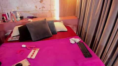 Snapshot of haylenpark chatting on 09-14-25, 10:03 haylenpark online show from 09-14-25, 10:03