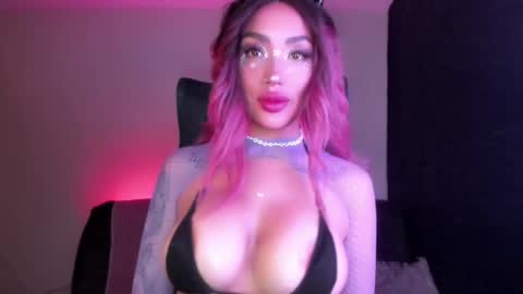 Snapshot of hazeeell chatting on 10-16-25, 03:35 Marie online show from 10-16-25, 03:35