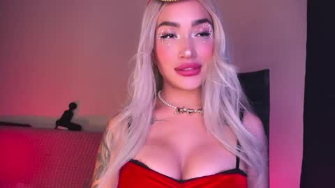 Marie online show from 11-11-25, 04:23