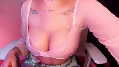 Snapshot of hazeeell chatting on 02-10-26, 04:38 Marie online show from 02-10-26, 04:38