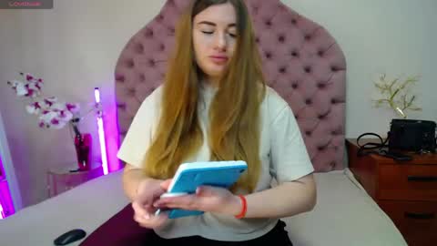 Snapshot of hazel_agata chatting on 05-10-26, 06:18 Agata online show from 05-10-26, 06:18
