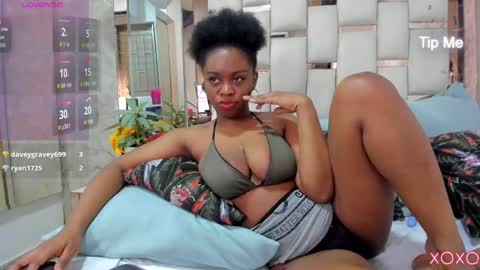 Snapshot of hazel_lanee chatting on 05-13-26, 07:06 hazel_lanee online show from 05-13-26, 07:06