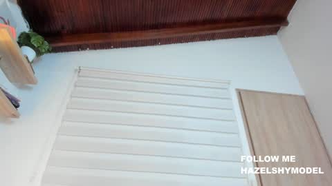 Im Hazel online show from 02-04-25, 02:17