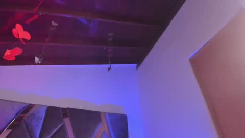 Im Hazel online show from 02-19-25, 01:29