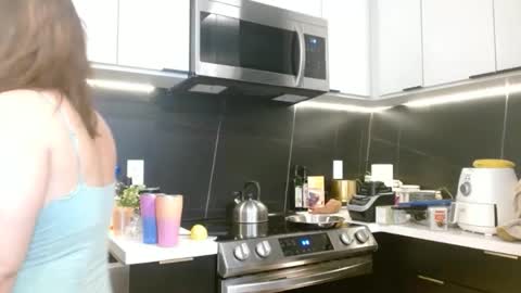 Snapshot of hazel_skye chatting on 10-18-25, 02:18 Hazel online show from 10-18-25, 02:18